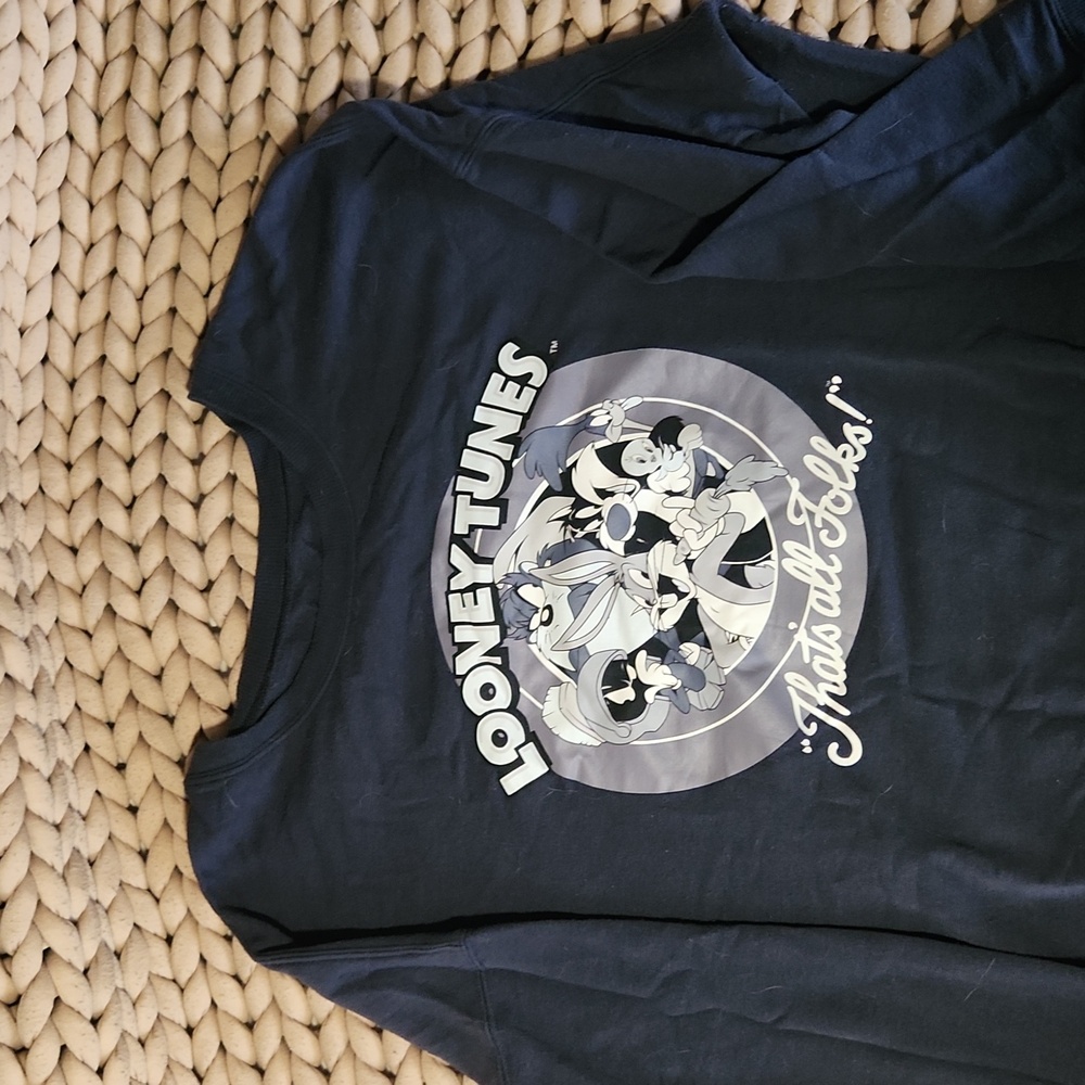 Long sleeve light swearshirt